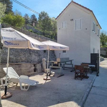 Porto Njegusi A2 Leilighet Cetinje Eksteriør bilde